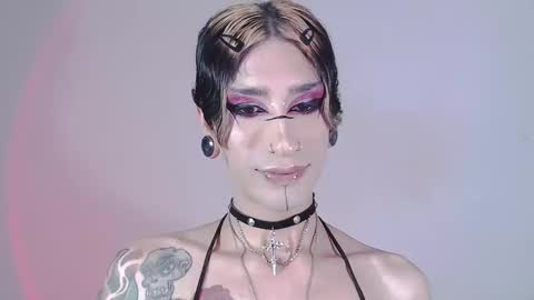 Snapshot of alienexxx chatting on 12/31/24, 02:29 online show from 12/31/24, 02:29
