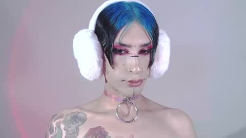 Snapshot of alienexxx chatting on 01/15/25, 04:47 online show from 01/15/25, 04:47
