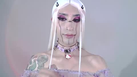 Snapshot of alienexxx chatting on 01/25/25, 02:37 online show from 01/25/25, 02:37