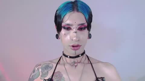 Snapshot of alienexxx chatting on 02/24/25, 05:00 online show from 02/24/25, 05:00