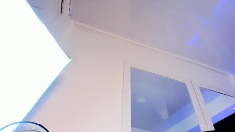 Snapshot of aliice_smithh chatting on 12/15/25, 08:02 Alice online show from 12/15/25, 08:02