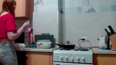 Snapshot of aliiice_stone chatting on 10/29/25, 01:19 Alice online show from 10/29/25, 01:19