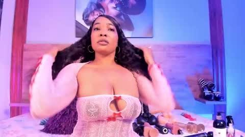 Snapshot of aliisson_cruz chatting on 11/04/25, 12:26 Alisson online show from 11/04/25, 12:26