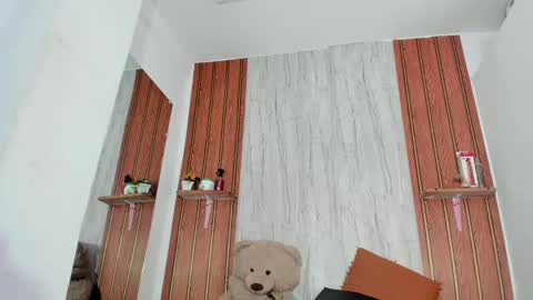 Snapshot of alika01_ chatting on 11/22/25, 02:16 alika online show from 11/22/25, 02:16