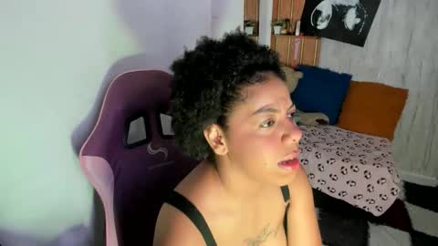 Snapshot of alika01_ chatting on 11/27/25, 03:03 alika online show from 11/27/25, 03:03