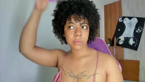 Snapshot of alika01_ chatting on 12/02/25, 02:01 alika online show from 12/02/25, 02:01