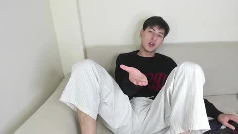 Snapshot of alikuskya chatting on 09/18/25, 02:35 Dan online show from 09/18/25, 02:35