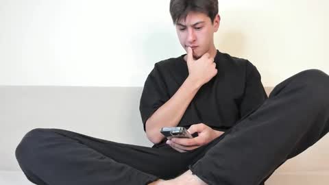 Snapshot of alikuskya chatting on 10/05/25, 03:16 Dan online show from 10/05/25, 03:16