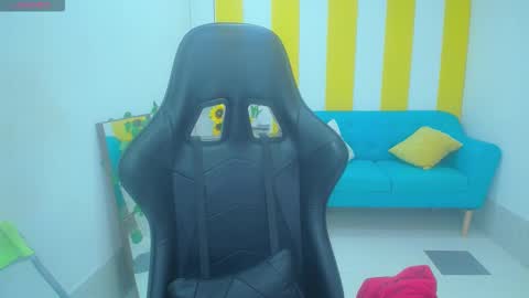 Snapshot of alina09_ chatting on 11/16/25, 05:18 alina09_ online show from 11/16/25, 05:18