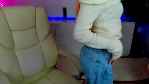 Alina online show from 10/26/25, 06:58
