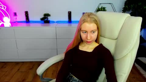 Alina online show from 11/30/25, 06:39