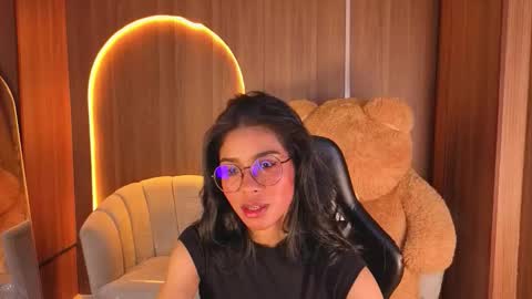 Snapshot of alina_b_ chatting on 02/14/26, 01:08 alina_b_ online show from 02/14/26, 01:08