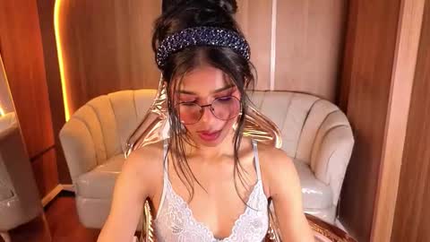 Snapshot of alina_b_ chatting on 03/05/26, 08:16 alina_b_ online show from 03/05/26, 08:16