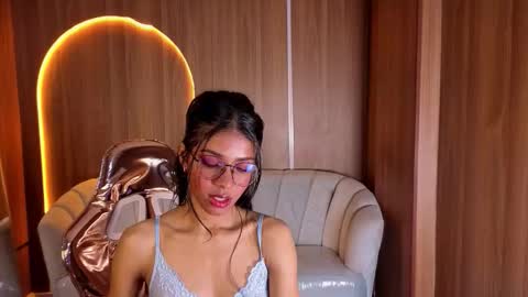 Snapshot of alina_b_ chatting on 03/18/26, 08:12 alina_b_ online show from 03/18/26, 08:12