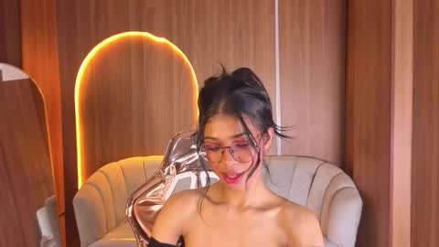 Snapshot of alina_b_ chatting on 03/20/26, 08:25 alina_b_ online show from 03/20/26, 08:25