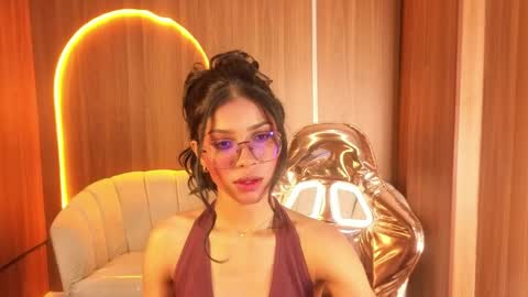 Snapshot of alina_b_ chatting on 04/06/26, 07:59 alina_b_ online show from 04/06/26, 07:59