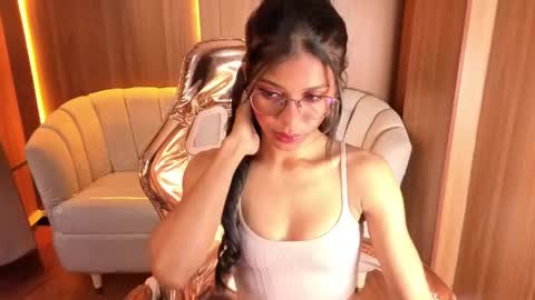 Snapshot of alina_b_ chatting on 04/23/26, 08:00 alina_b_ online show from 04/23/26, 08:00