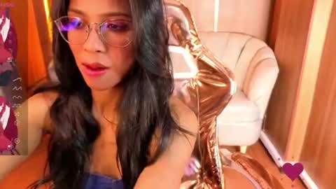 Snapshot of alina_b_ chatting on 06/12/26, 12:59 alina_b_ online show from 06/12/26, 12:59