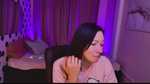 Snapshot of alina_cute_ chatting on 12/16/24, 07:00 Alina online show from 12/16/24, 07:00