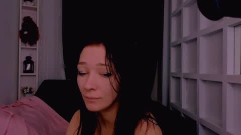 Snapshot of alina_cute_ chatting on 12/18/24, 06:57 Alina online show from 12/18/24, 06:57