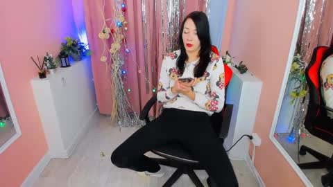 Snapshot of alina_cute_ chatting on 12/21/24, 11:11 Alina online show from 12/21/24, 11:11