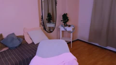 Snapshot of alina_cute_ chatting on 12/22/24, 04:27 Alina online show from 12/22/24, 04:27