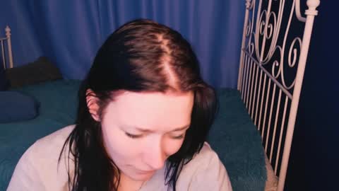 Snapshot of alina_cute_ chatting on 01/11/25, 04:27 Alina online show from 01/11/25, 04:27