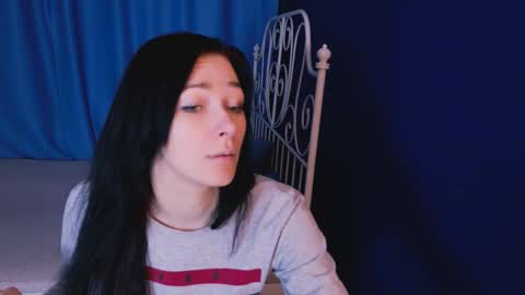 Snapshot of alina_cute_ chatting on 01/17/25, 01:35 Alina online show from 01/17/25, 01:35