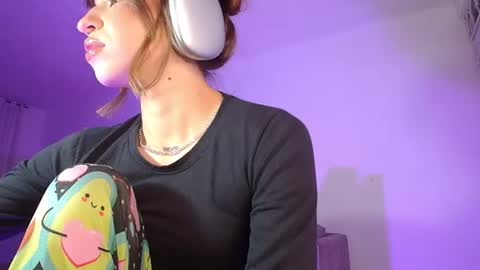 Snapshot of alina_lee01 chatting on 06/11/26, 02:53 NYX online show from 06/11/26, 02:53