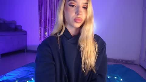 Alina  online show from 10/07/25, 02:42