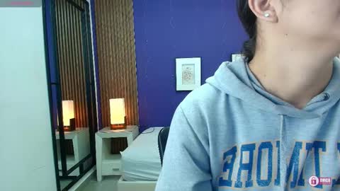 Snapshot of alina_martinelli chatting on 09/26/25, 12:09 Alina online show from 09/26/25, 12:09