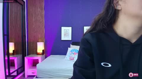 Snapshot of alina_martinelli chatting on 10/04/25, 12:14 Alina online show from 10/04/25, 12:14