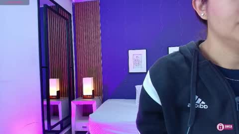 Snapshot of alina_martinelli chatting on 10/10/25, 11:09 Alina online show from 10/10/25, 11:09