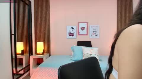 Snapshot of alina_martinelli chatting on 12/03/25, 11:52 Alina online show from 12/03/25, 11:52