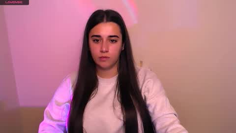 Snapshot of alinaasti_ chatting on 10/29/25, 08:38 Alina online show from 10/29/25, 08:38