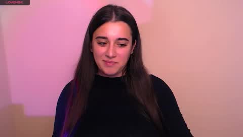 Snapshot of alinaasti_ chatting on 10/31/25, 08:26 Alina online show from 10/31/25, 08:26