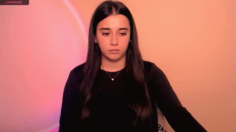 Snapshot of alinaasti_ chatting on 11/03/25, 08:26 Alina online show from 11/03/25, 08:26