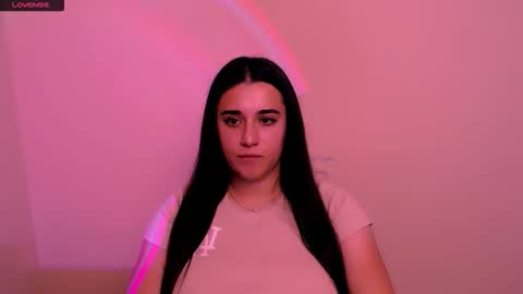 Snapshot of alinaasti_ chatting on 11/10/25, 08:57 Alina online show from 11/10/25, 08:57