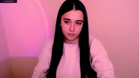 Snapshot of alinaasti_ chatting on 11/25/25, 08:25 Alina online show from 11/25/25, 08:25