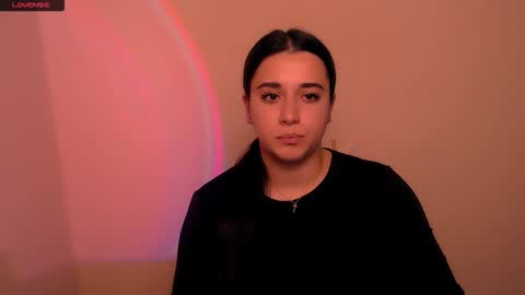 Snapshot of alinaasti_ chatting on 12/03/25, 08:23 Alina online show from 12/03/25, 08:23