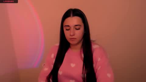 Snapshot of alinaasti_ chatting on 12/04/25, 08:23 Alina online show from 12/04/25, 08:23