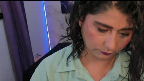 Snapshot of alinabozz1 chatting on 07/18/26, 03:54 alinabozz1 online show from 07/18/26, 03:54