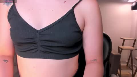 alinakravitz_ online show from 10/28/25, 11:58