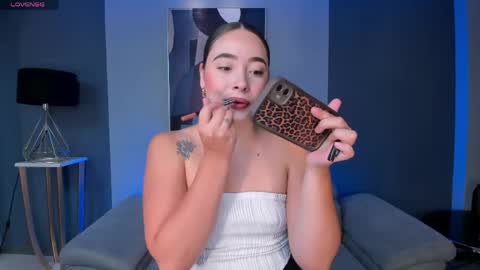 alinakravitz_ online show from 06/04/26, 05:52