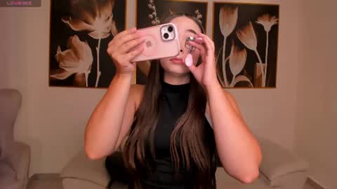 alinakravitz_ online show from 06/13/26, 12:36