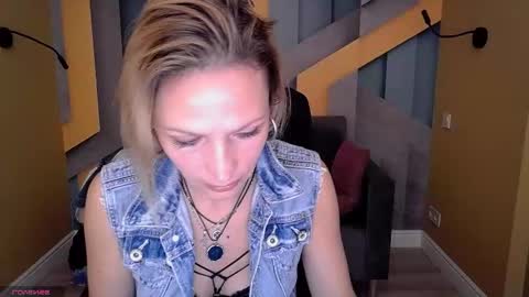 AlinaMoor online show from 10/29/25, 06:59