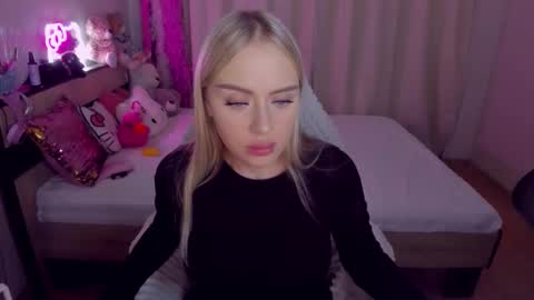 Snapshot of alinaocean chatting on 10/21/25, 07:47 alinaocean online show from 10/21/25, 07:47