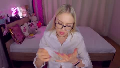 Snapshot of alinaocean chatting on 10/23/25, 06:50 alinaocean online show from 10/23/25, 06:50