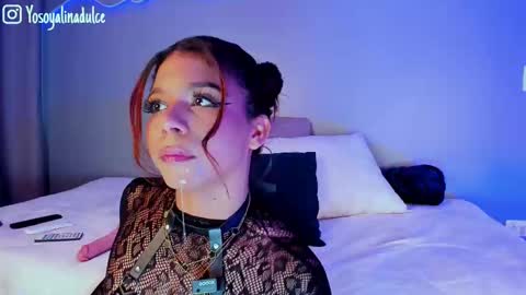 Snapshot of alinasweett_ chatting on 09/27/25, 03:28    online show from 09/27/25, 03:28