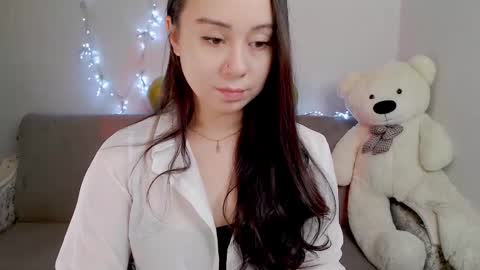 Snapshot of alinaxrose chatting on 10/25/25, 11:21 AlinaXRose online show from 10/25/25, 11:21